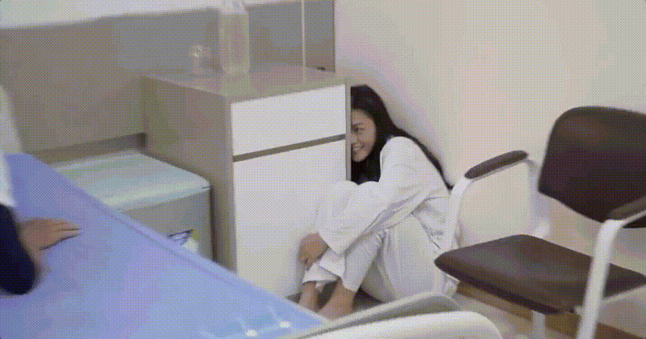 Nhưng sự thật là bác sĩ Thành phải ôm 