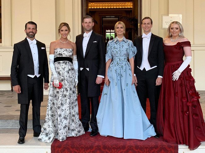 loat-hang-hieu-dat-gia-cua-ivanka-trump-trong-chuyen-cong-du-anh