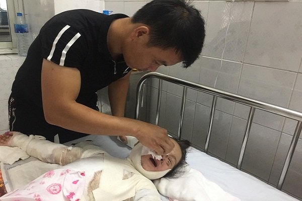 Hoàn cảnh gia đình khó khăn, bé Ngọc đang rất cần được cộng đồng giúp đỡ