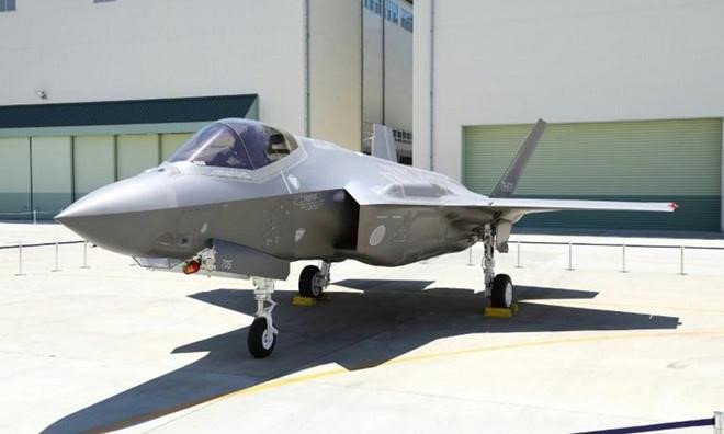 Nhat Ban: F-35 roi vi phi cong mat phuong huong khi ne may bay My hinh anh 1
