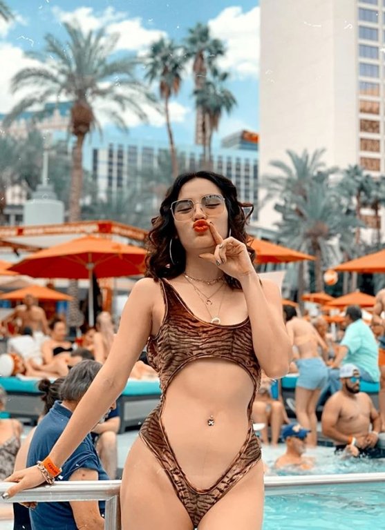phuong-trinh-jolie-goi-cam-het-muc-voi-bikini-da-bao
