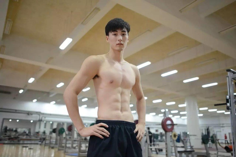 nam-than-bong-chuyen-trung-quoc-tu-choi-du-thi-mister-global-2019-la-ai