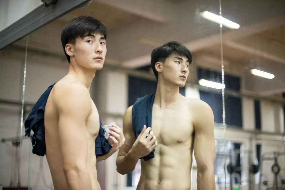 nam-than-bong-chuyen-trung-quoc-tu-choi-du-thi-mister-global-2019-la-ai