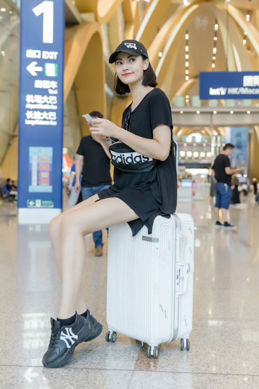 Hồng Quế trẻ trung khi sang Trung Quốc diễn thời trang.