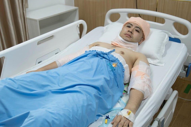 Akira Phan đăng ảnh nằm viện kèm chú thích: