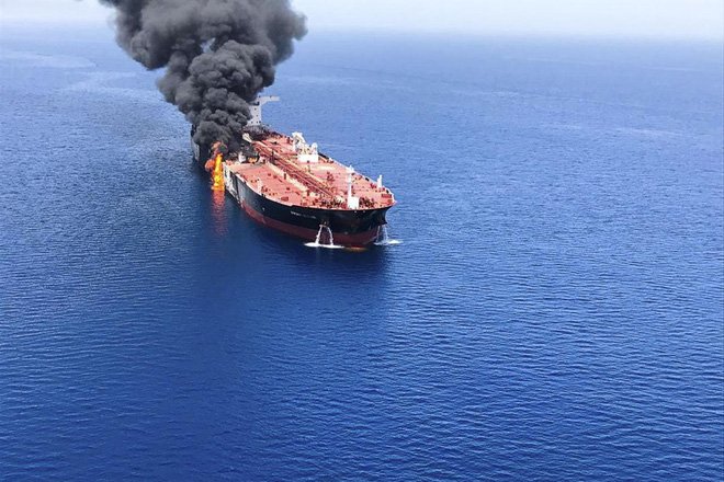 Iran phóng tên lửa tấn công máy bay Mỹ: Diễn biến mới cực kỳ nghiêm trọng! - Ảnh 1.