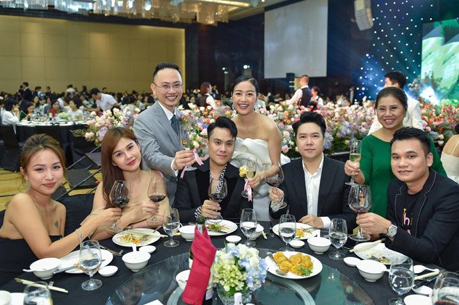 dan-sao-viet-du-cuoi-mc-phi-linh-tai-ha-noi