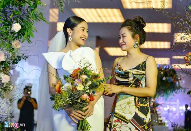 dan-sao-viet-du-cuoi-mc-phi-linh-tai-ha-noi