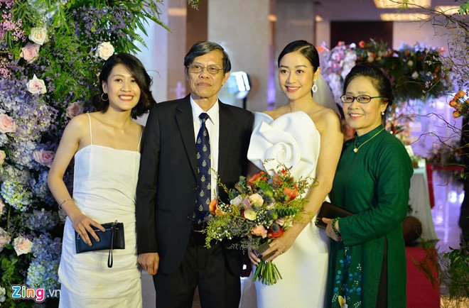 dan-sao-viet-du-cuoi-mc-phi-linh-tai-ha-noi