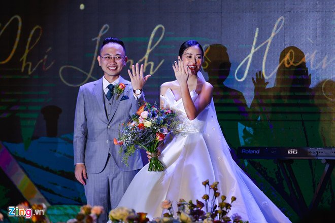dan-sao-viet-du-cuoi-mc-phi-linh-tai-ha-noi