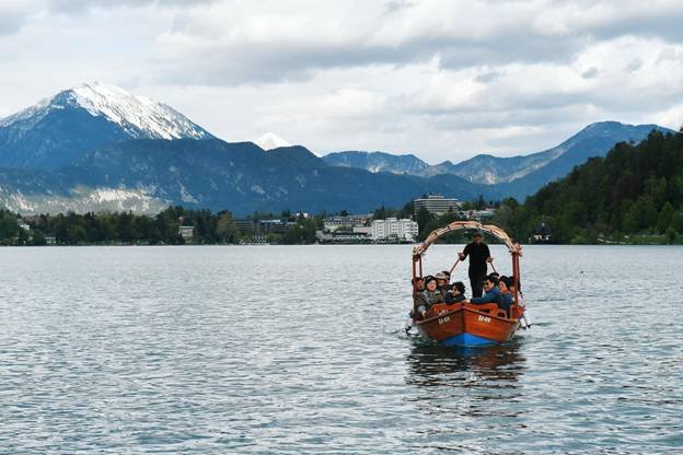 hanh-trinh-balkans-song-cham-voi-nang-cong-chua-yeu-kieu-bled