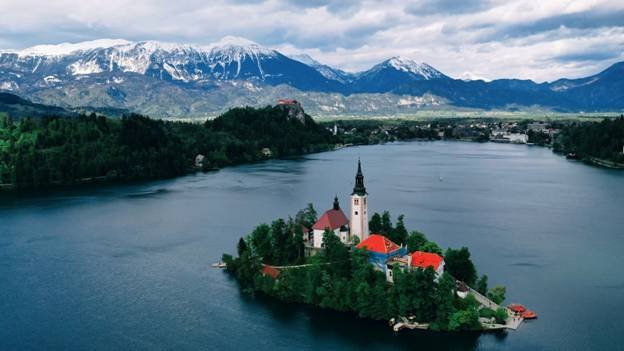 hanh-trinh-balkans-song-cham-voi-nang-cong-chua-yeu-kieu-bled