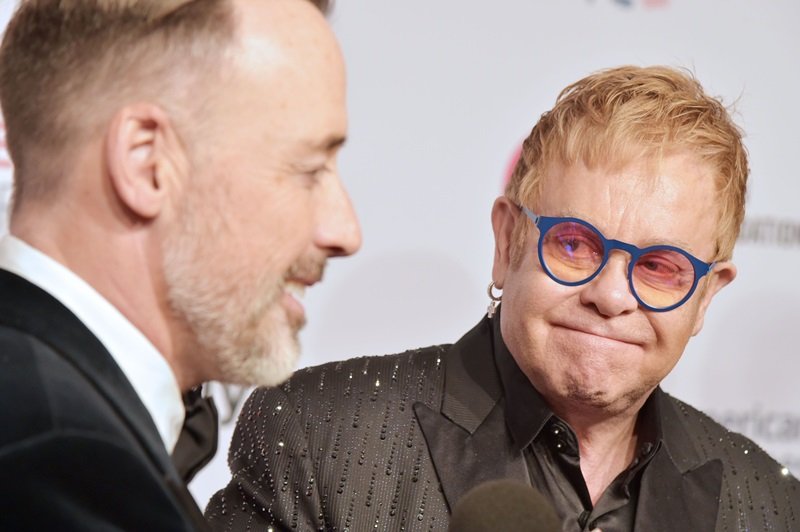 moi-tinh-elton-john-va-david-furnish-pha-vo-moi-dinh-kien-ve-hon-nhan-dong-gioi