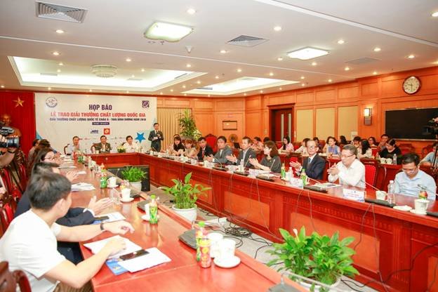 bo-khcn-trao-giai-vang-chat-luong-quoc-gia-cho-tap-doan-tan-hiep-phat