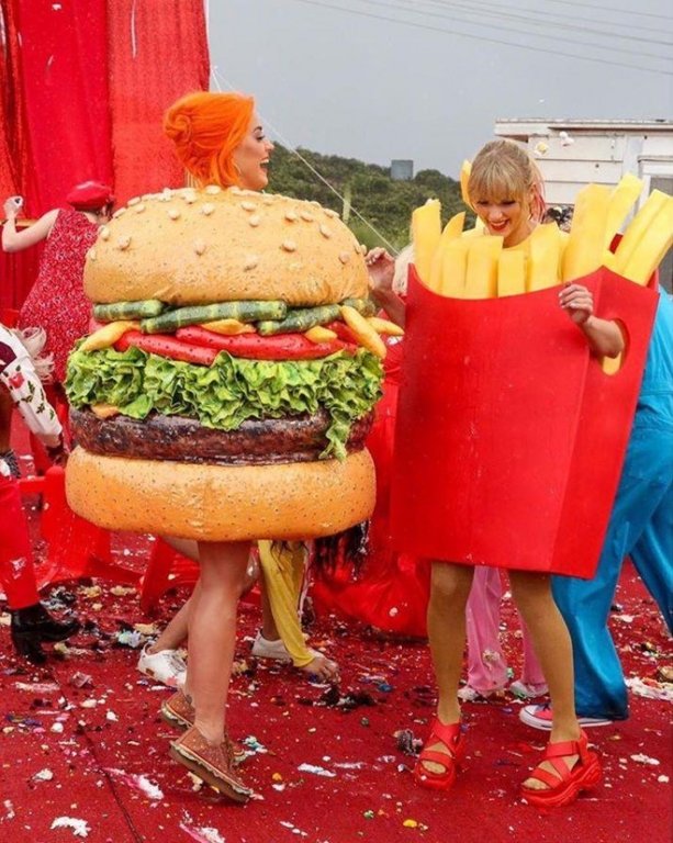 katy-perry-om-chat-taylor-swift-trong-mv-moi-sau-6-nam-bat-hoa