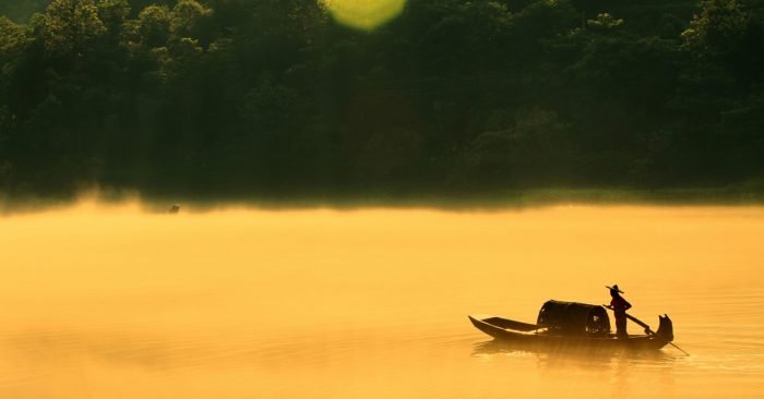 trong-kiep-nhan-sinh-danh-loi-tien-tai-vang-bac-deu-la-vat-ngoai-than