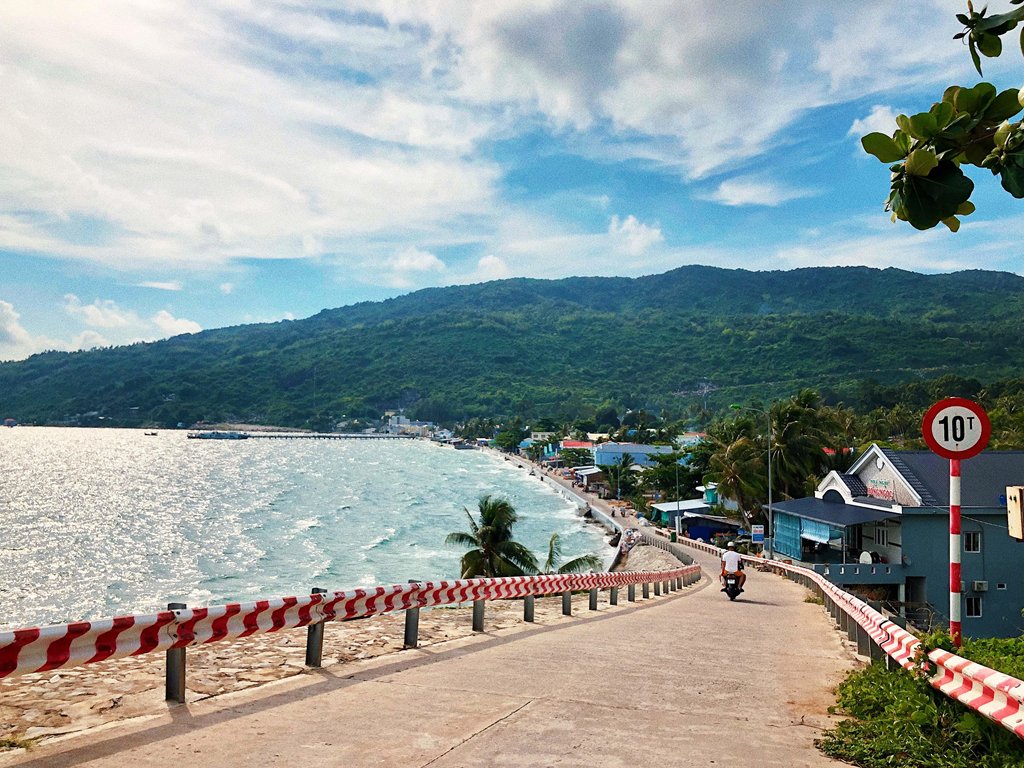 tan-huong-su-binh-yen-o-hon-dao-it-nguoi-biet-gan-phu-quoc