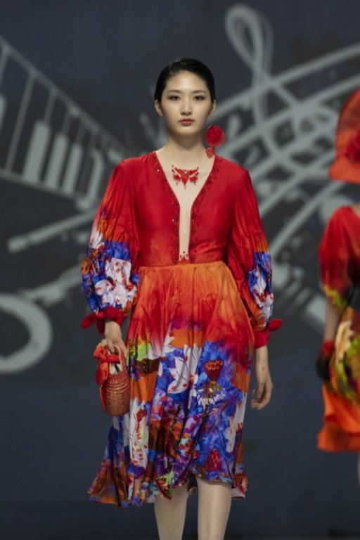 bst-ao-dai-viet-nam-mo-man-tai-le-hoi-thoi-trang-asean-week-2019