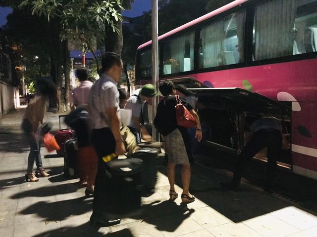 giang-vien-dai-hoc-roi-ha-noi-tu-4h-sang-len-duong-lam-nhiem-vu-thi