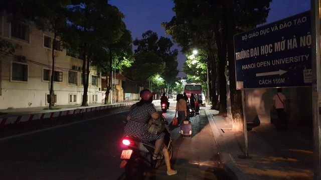 giang-vien-dai-hoc-roi-ha-noi-tu-4h-sang-len-duong-lam-nhiem-vu-thi