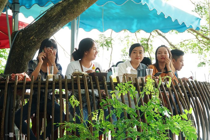 Quán cà phê cho khách ngồi trên cây ở Cần Thơ