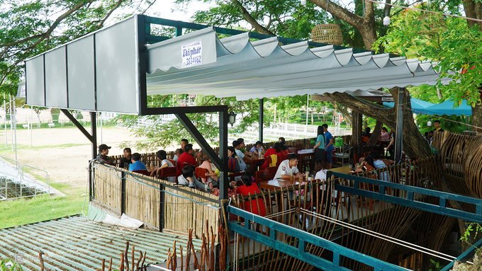 Quán cà phê cho khách ngồi trên cây ở Cần Thơ