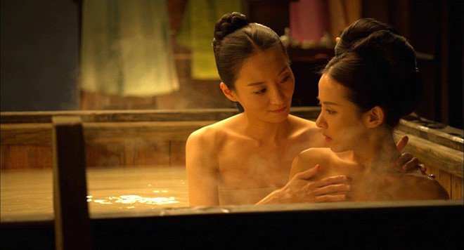 sao-nu-ky-sinh-trung-noi-tieng-tu-nhung-canh-khoa-than-sex-tao-bao