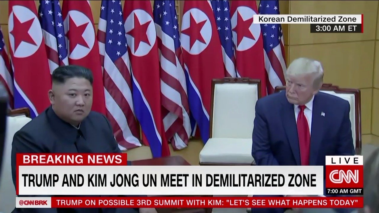 video-khoanh-khac-tong-thong-my-donald-trump-buoc-vao-trieu-tien