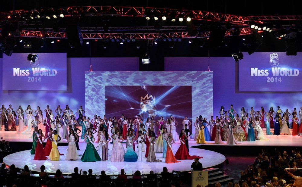 lo-hen-voi-thai-lan-hoa-hau-the-gioi-2019-tro-lai-anh-quoc