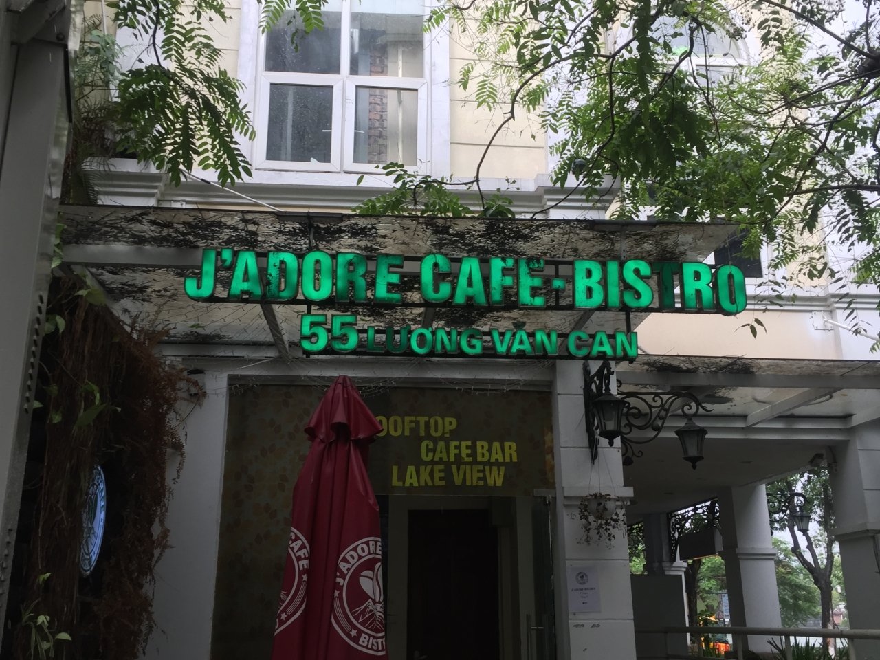 da-co-yeu-cau-thu-hoi-dat-vang-nhung-quan-cafe-van-hoat-dong
