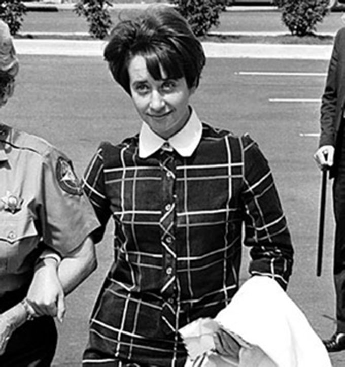 Ruth Eisemann Schier cũng nhanh chóng sa lưới sau khi người tình bị bắt.