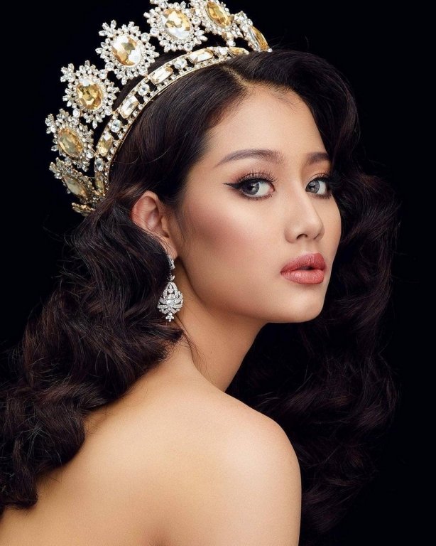 doi-thu-lang-gieng-xung-tam-cua-hoang-thuy-tai-hoa-hau-hoan-vu-2019-co-nhung-ai