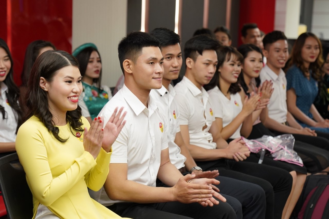thang-7-vietjet-tim-kiem-nhung-doi-canh-tiep-giac-mo-bay-tai-ha-noi