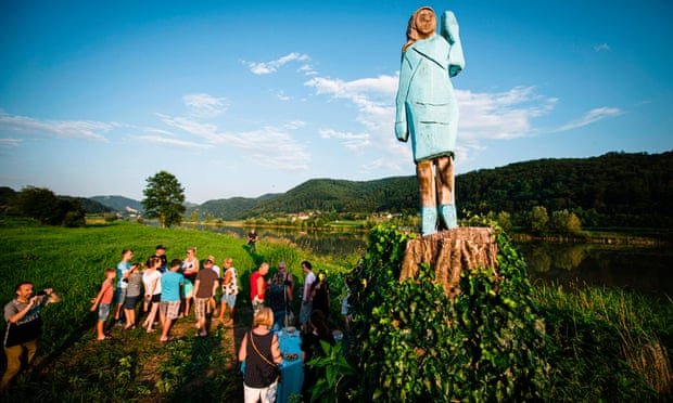 xau-nhu-tuong-de-nhat-phu-nhan-my-melania-trump-tai-que-nha-slovenia