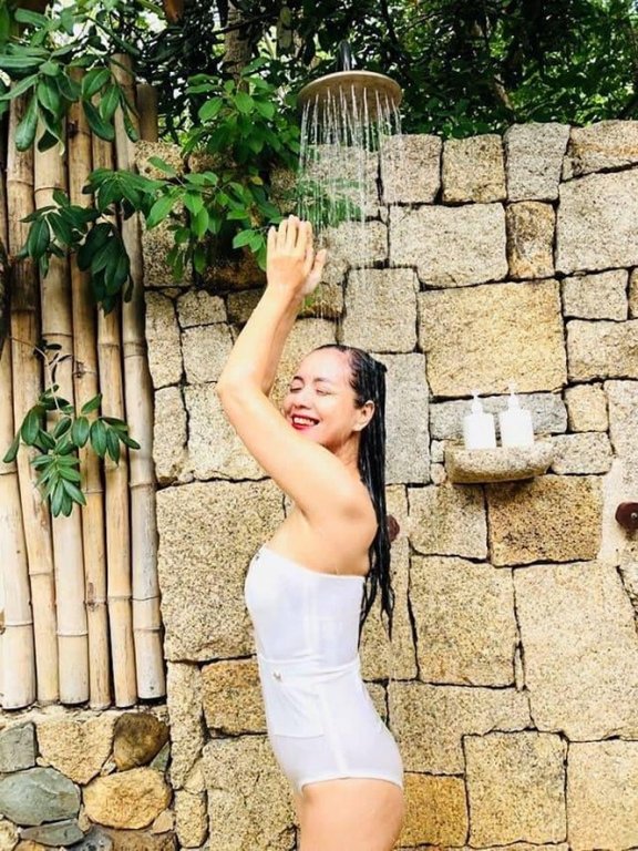 nghe-si-chieu-xuan-lai-tung-anh-bikini-sieu-goi-cam-dang-nguong-mo-o-tuoi-52