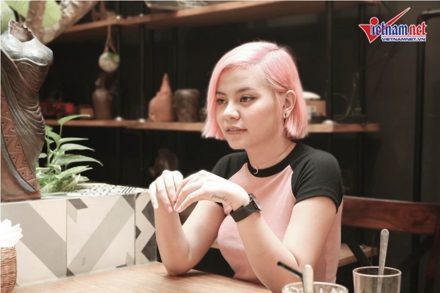 Tia Hải Châu: ‘Gia đình sốc khi biết tôi quen Lê Thiện Hiếu’
