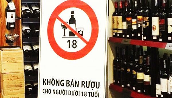 quan-bia-ruou-phai-dan-thong-bao-khong-ban-cho-nguoi-duoi-18-tuoi
