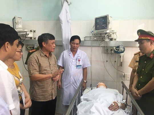 tinh-trang-cua-thieu-uy-csgt-bi-quai-xe-16-tuoi-tong-hat-len-khong-trung