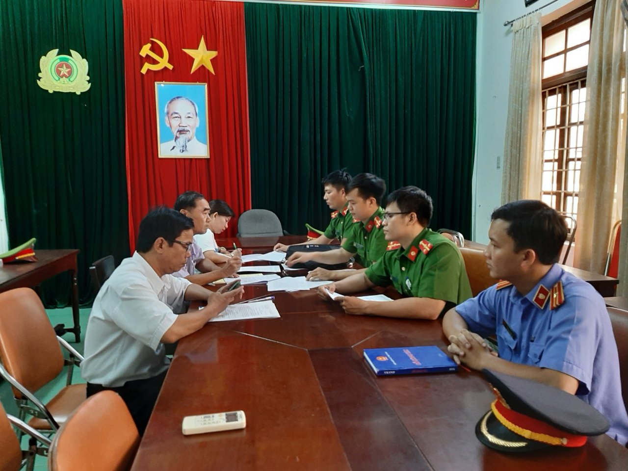 khoi-to-them-nhieu-bi-can-lien-quan-den-vu-an-mua-ban-trai-phep-hoa-don-chung-tu