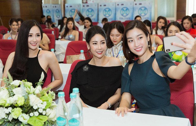 mai-phuong-thuy-than-tho-viec-bi-khan-gia-lang-quen-nham-la-ca-si
