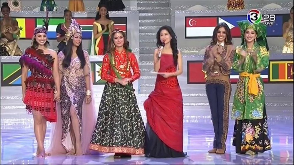 ngo-qua-loat-giai-phu-suong-suong-cua-cac-dai-dien-viet-nam-tai-hoa-hau-the-gioi