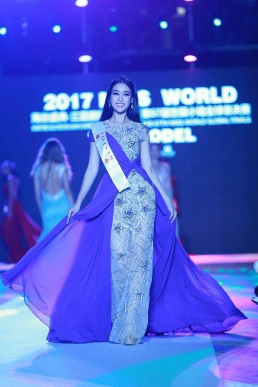 ngo-qua-loat-giai-phu-suong-suong-cua-cac-dai-dien-viet-nam-tai-hoa-hau-the-gioi