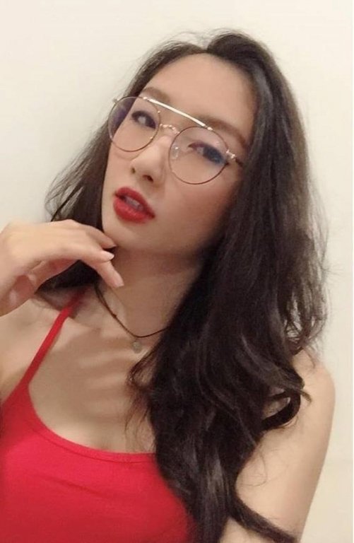 Cô sinh năm 1994, là người mẫu tự do tại TP.HCM. Cô được chú ý bởi thần thái rạng ngời, kỹ thuật catwalk tốt. 