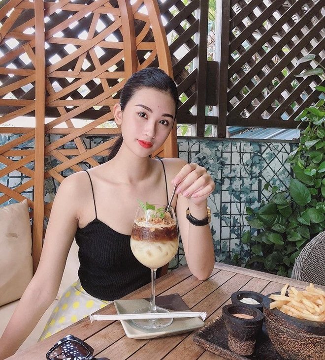 Phạm Anh Thư sinh năm 1997 cũng là cái tên ấn tượng tại Hoa hậu Thế giới Việt Nam 2019. Cô nàng từng tham gia cuộc thi Hoa khôi Áo dài năm 2016 và lọt Top 5.