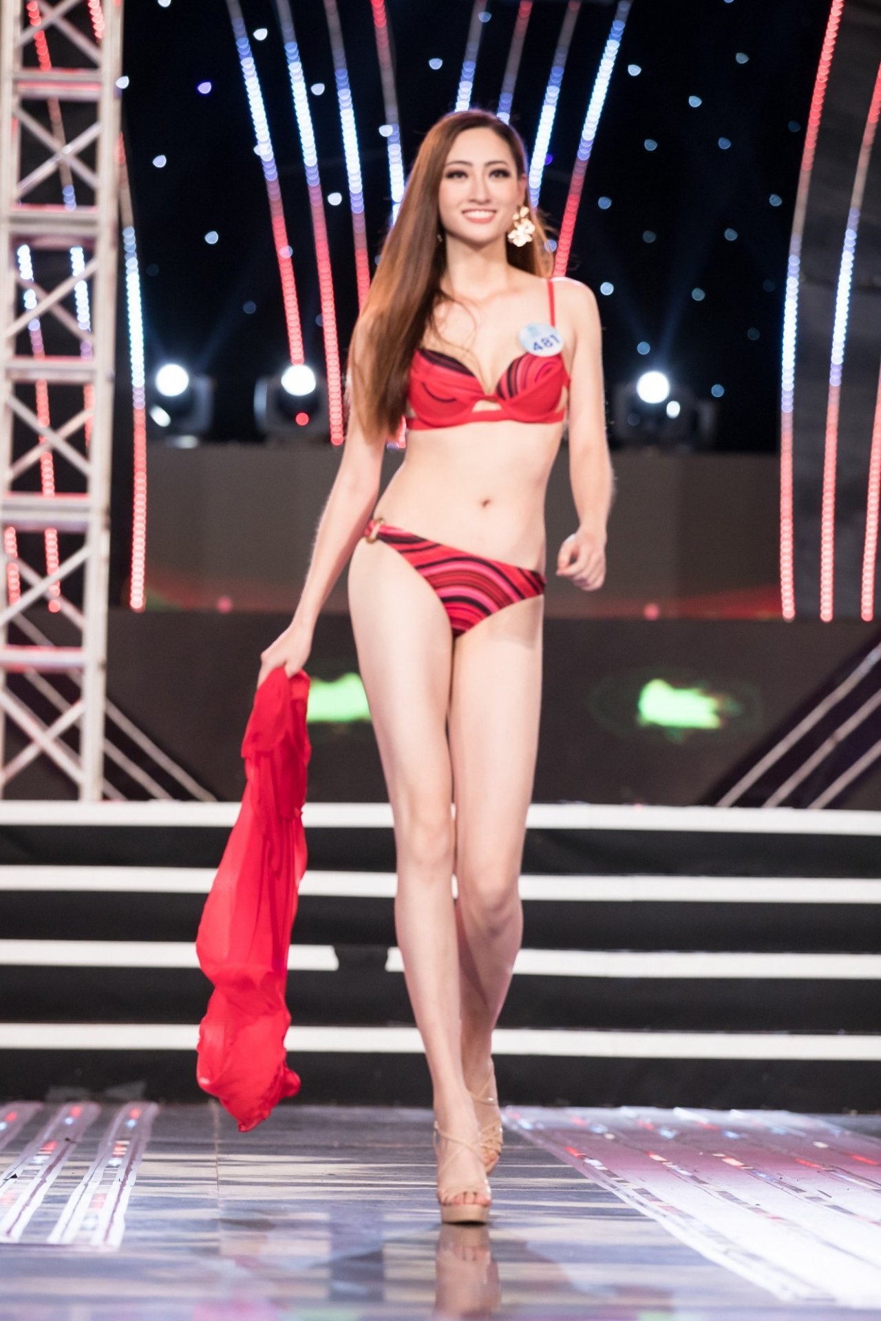 Lương Thùy Linh sinh năm 2000, đang là thí sinh gây chú ý tại Hoa hậu Thế giới Việt Nam 2019. Cô sở hữu nhan sắc đằm thắm, dịu dàng, lọt vào vòng chung kết cuộc thi.