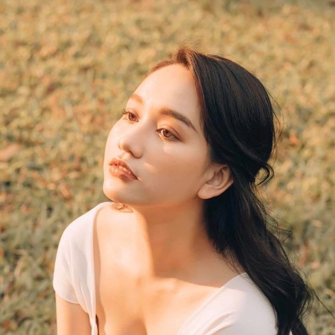 Cô được khen có đôi mắt biết nói, rất phù hợp với nhân vật Hà Lan - cô gái xinh đẹp, hồn nhiên nhưng số phận bi kịch. Trúc Anh cùng bạn diễn Trần Nghĩa được chọn ra từ 1.400 ứng viên trên toàn quốc. 