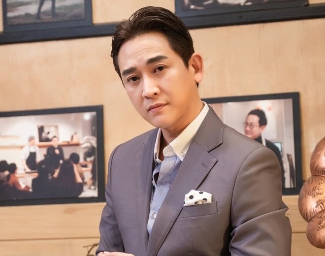 Hứa Vĩ Văn trải lòng thuở mới bước chân vào nghệ thuật phải ăn cháo thay cơm vì tiền cát-xê quá thấp, không đủ sống.