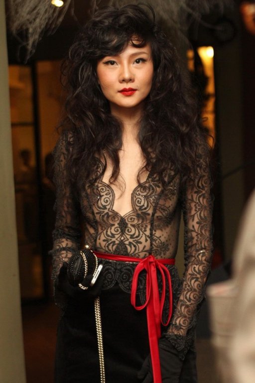 su-doi-duong-yen-ngoc-thi-hoa-hau-tu-thoi-ngo-thanh-van-truoc-khi-da-thung-dong-nhi-da-tung-dung-nia-lan-khue