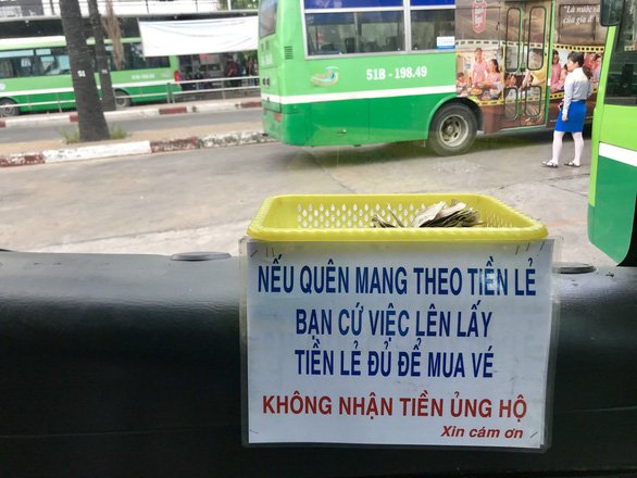 tai-xe-xe-buyt-huy-bup-be-moc-tui-doa-cua-co-toi-van-lam