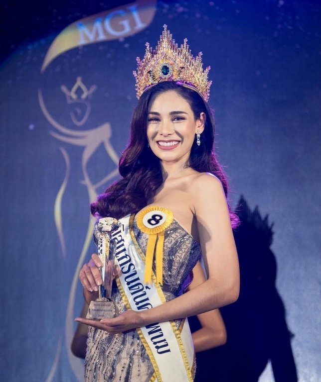 tan-hoa-hau-hoa-binh-thai-lan-2019-dang-quang-trong-su-chi-trich-cua-khan-gia-quoc-te